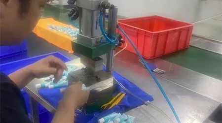 PENGELUARAN KRIM SKRIN MATAHARI SEMAKIN MAJU, DAN KERJA TELITI DILAKUKAN UNTUK MEMASTIKAN KHASIAT PRODUK KEKAL DI BAHAGIAN BAWAH.